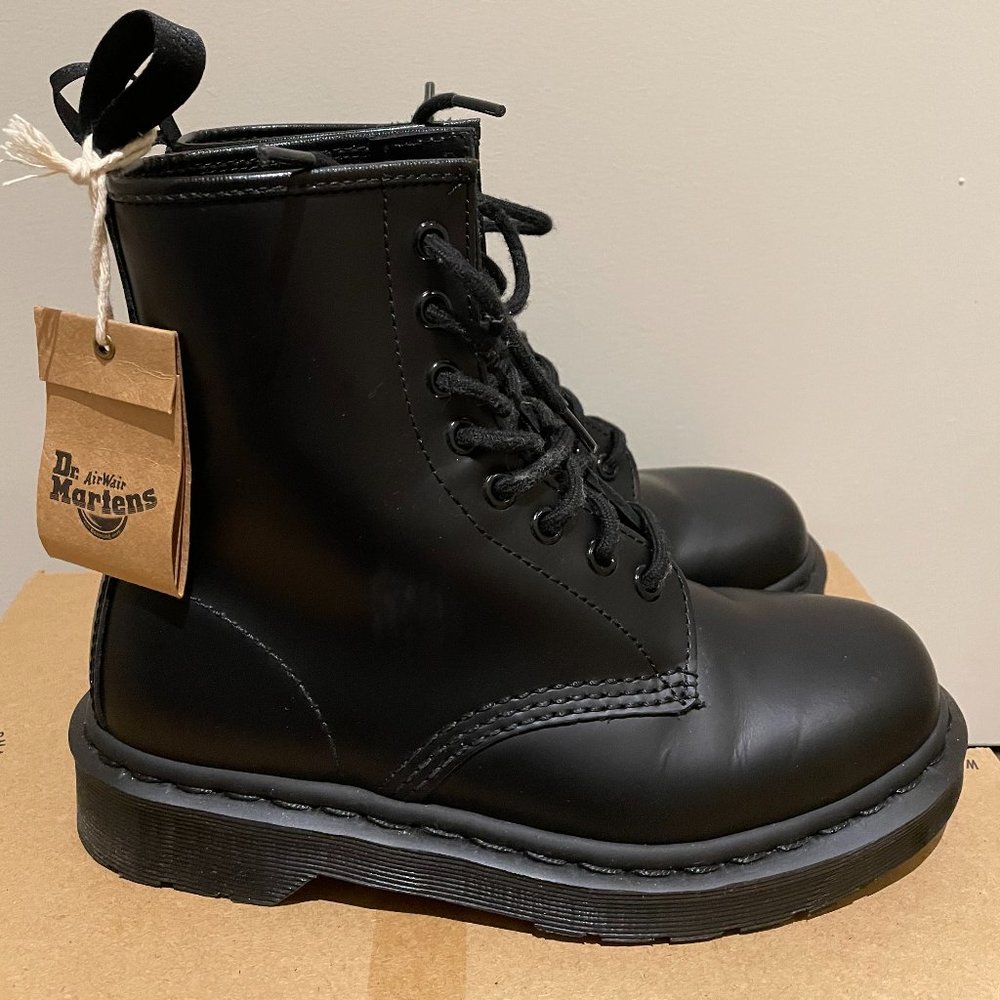 DR MARTENS 1460 MONO SMOOTH LEATHER BOOTS SIZE W5